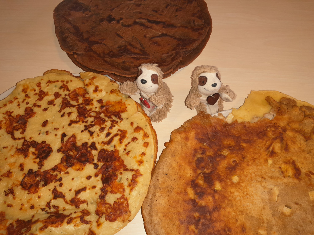Marty und Eliza mit 3 verschiedenen Sorten Pfannkuchen