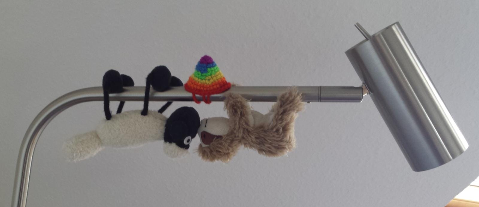 Elvis & Wolli an der Lampe